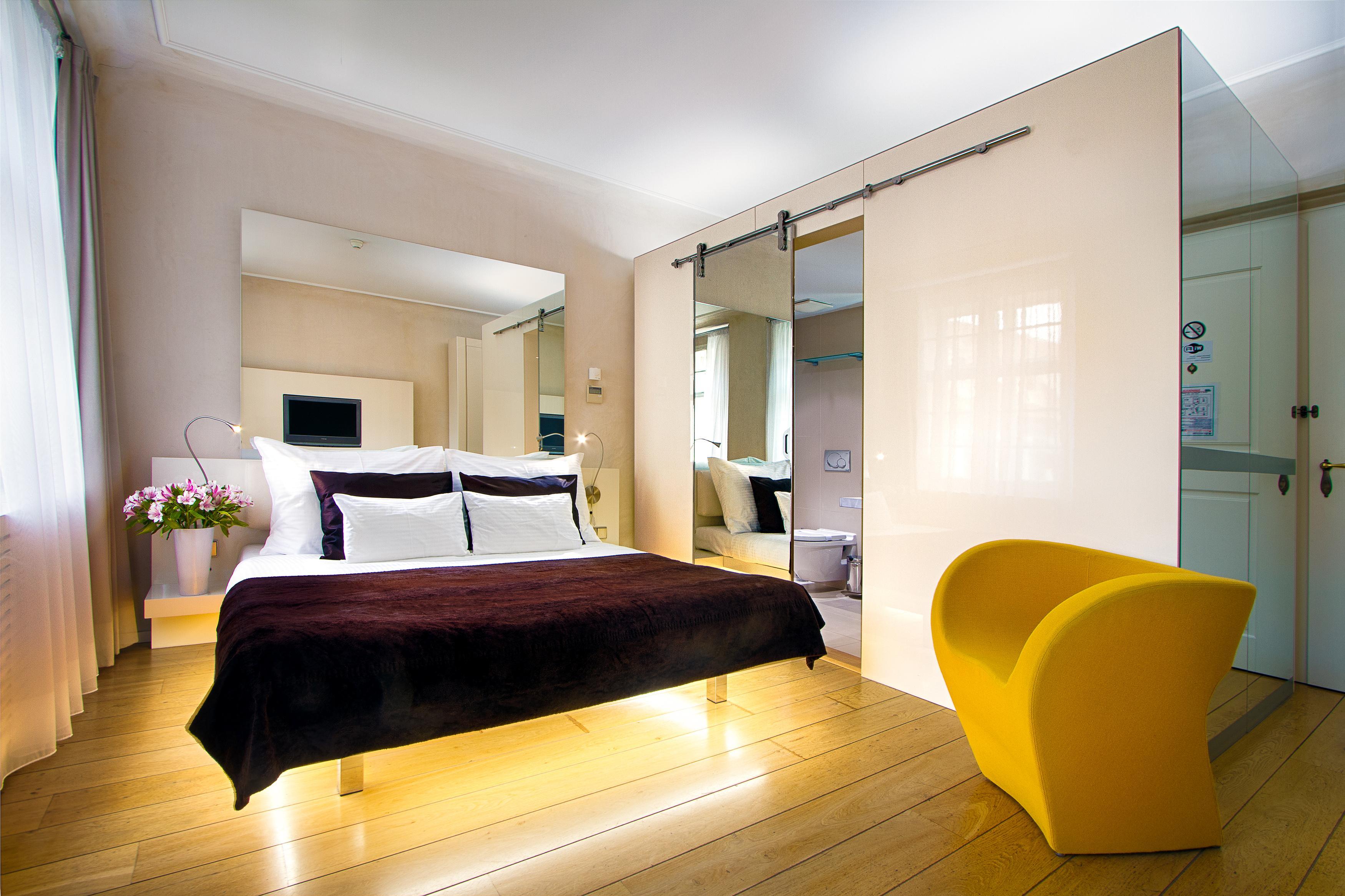 Three Storks Hotel Praha Bagian luar foto A room at the hotel
