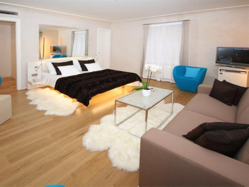 Three Storks Hotel Praha Bagian luar foto A bedroom